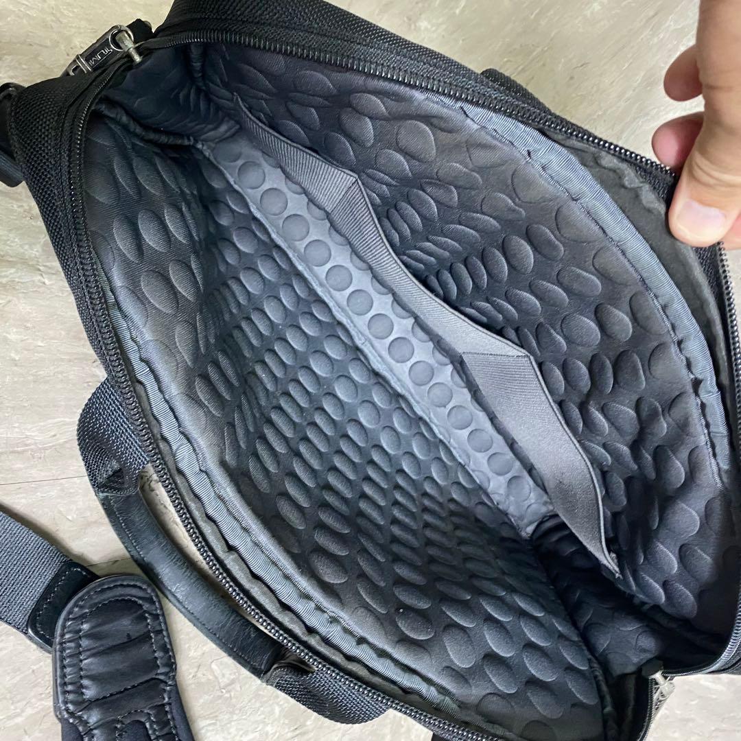 極美品 廃盤モデル TUMI G4.4 26103D4 コンピューターケース付