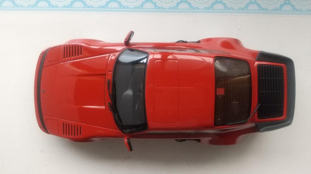 ミニカー 1/18 GT SPIRIT Porsche 911 Turbo ZM013