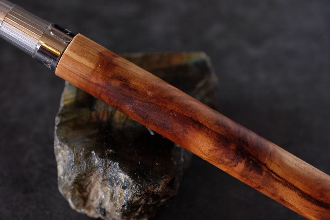 高村杢工房PG5木軸カスタムシャープペンシル0086 伊勢杉油杢 紅白