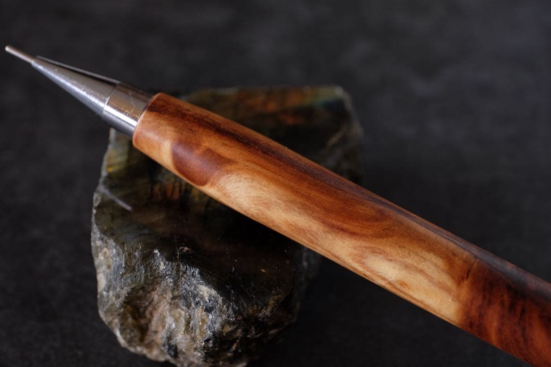 高村杢工房PG5木軸カスタムシャープペンシル0086 伊勢杉油杢 紅白