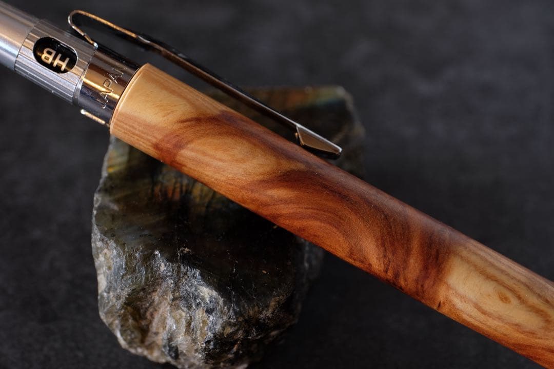 高村杢工房PG5木軸カスタムシャープペンシル0086 伊勢杉油杢 紅白