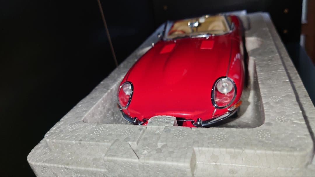 autoart 1/18 ジャガー e-type シリーズ1 クーペ