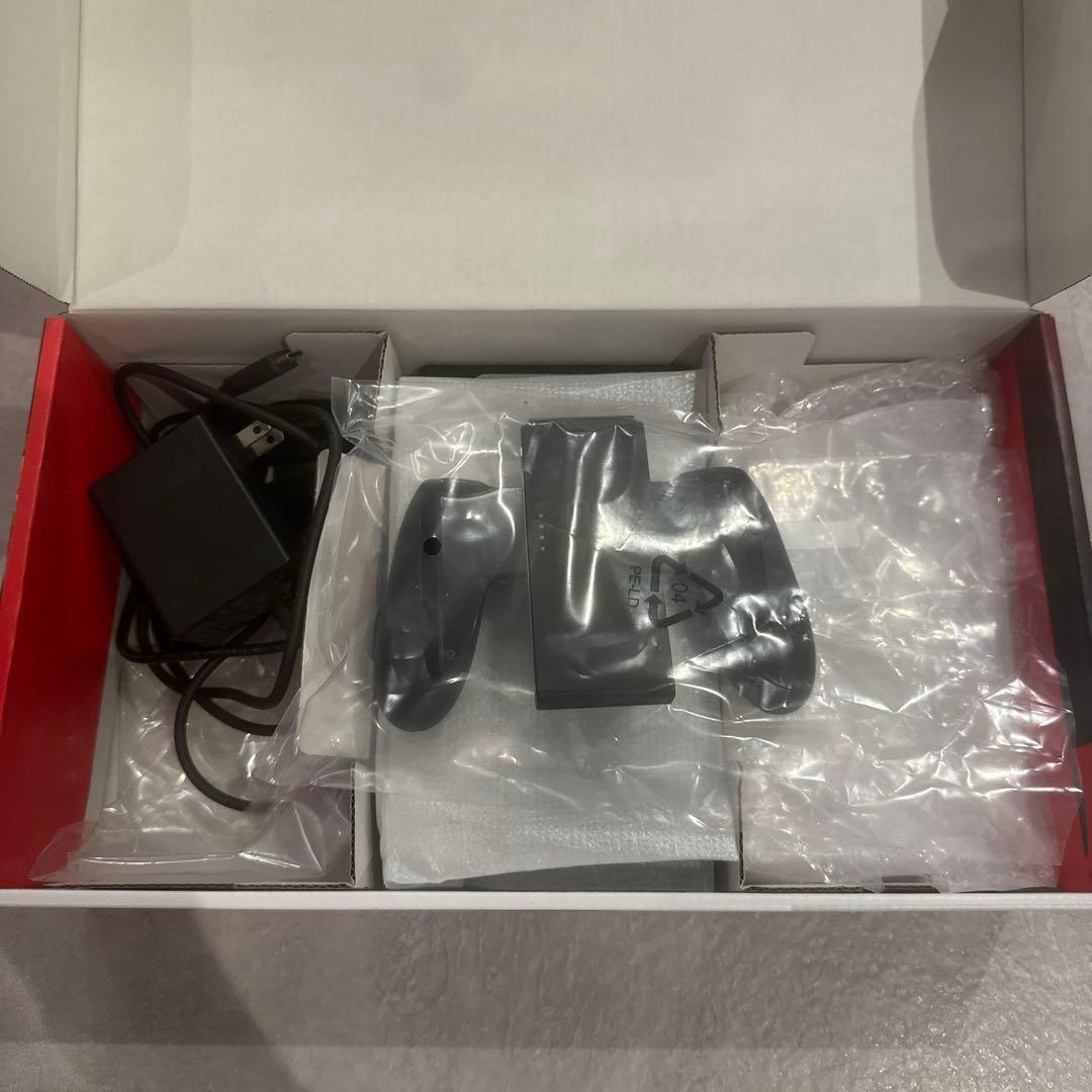 Nintendo Switch 本体 ブラック Joy-Con付属