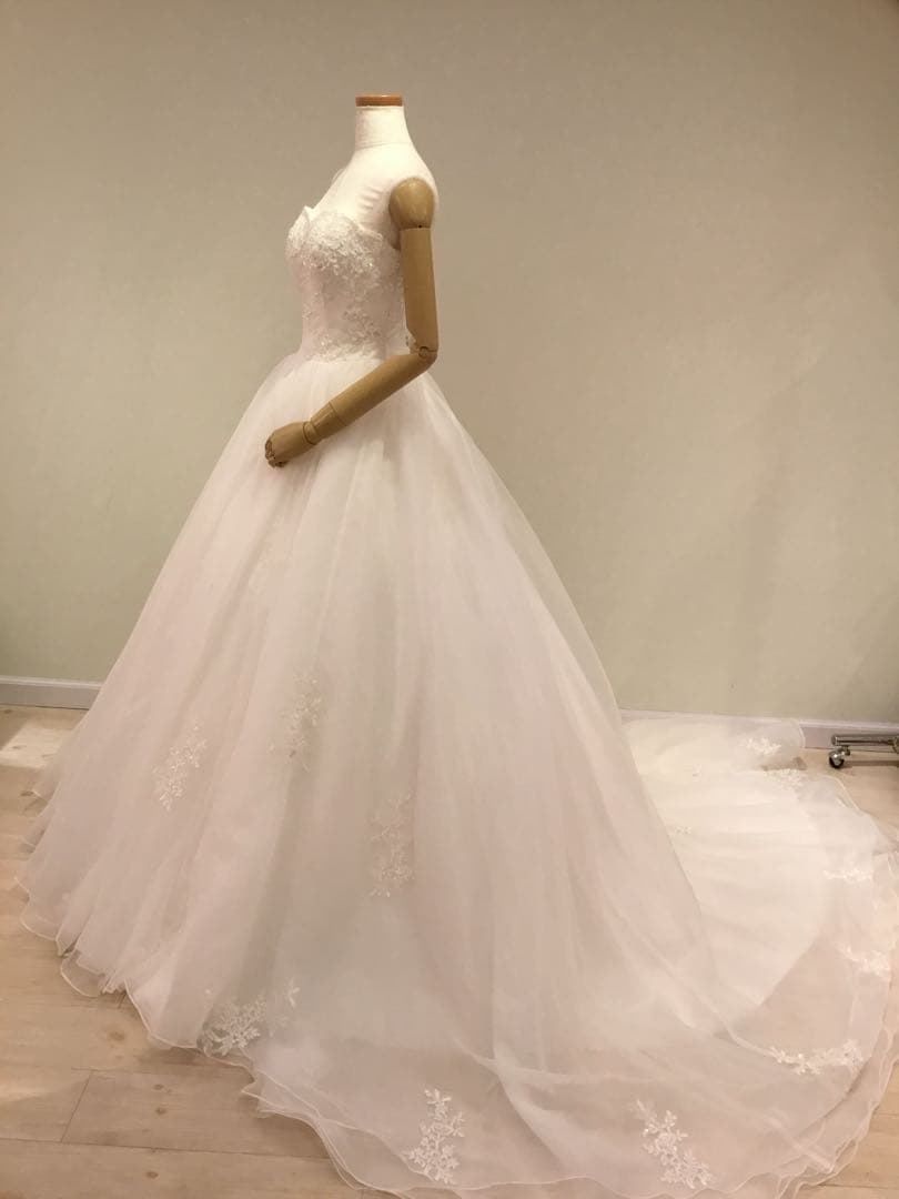 に*ぶ様 YNS WEDDINGプリンセスライン ウェディングドレス