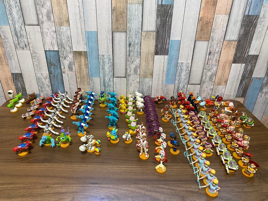 チョコエッグ ピクサー　まとめ売り 143体