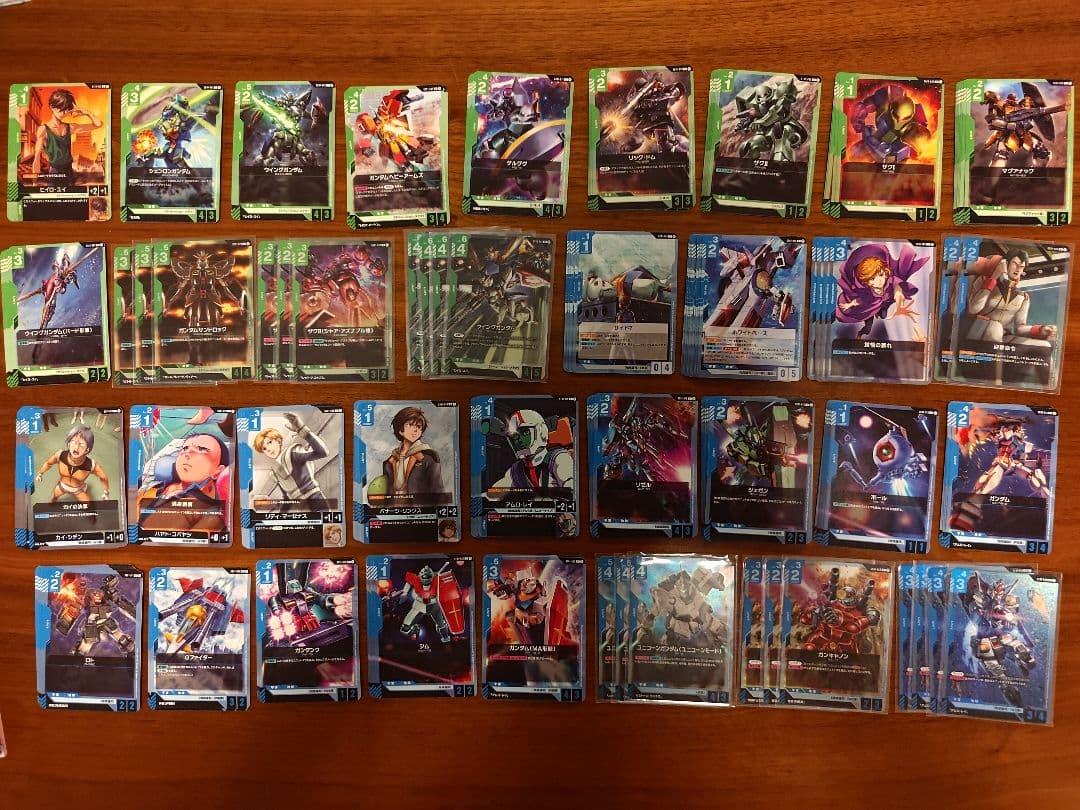 ガンダムカードゲーム 引退品 カード2000枚以上 サプライ付き