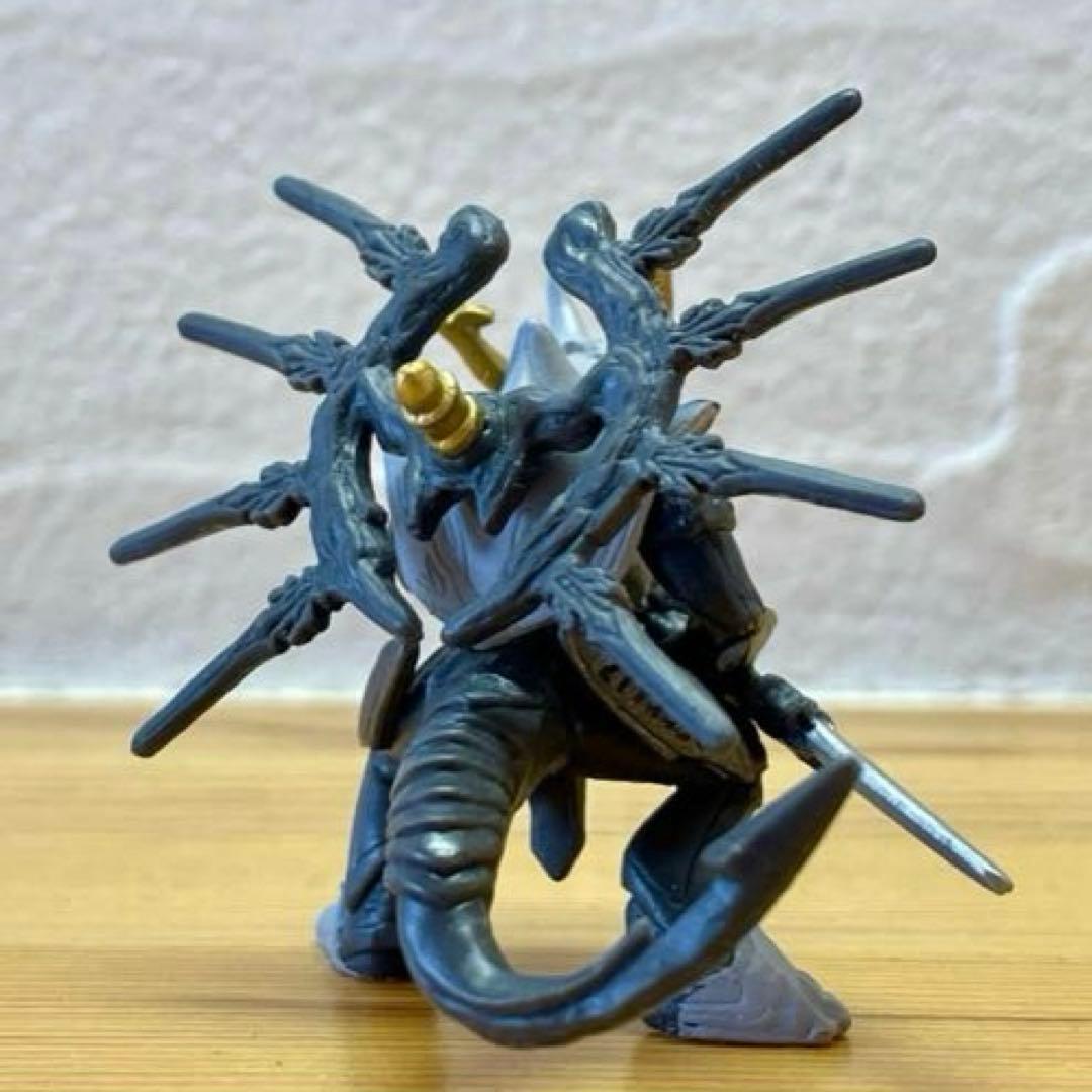 バトスピ　フィギュア　天剣の覇王ジークスサノフリード