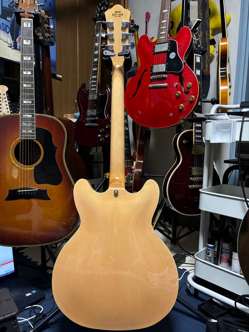 grote セミアコースティックタイプ