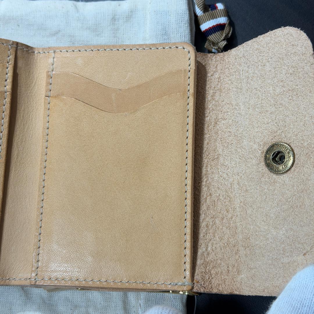 【新品未使用】イルビゾンテ 二つ折り がま口 財布 ヌメ ナチュラル