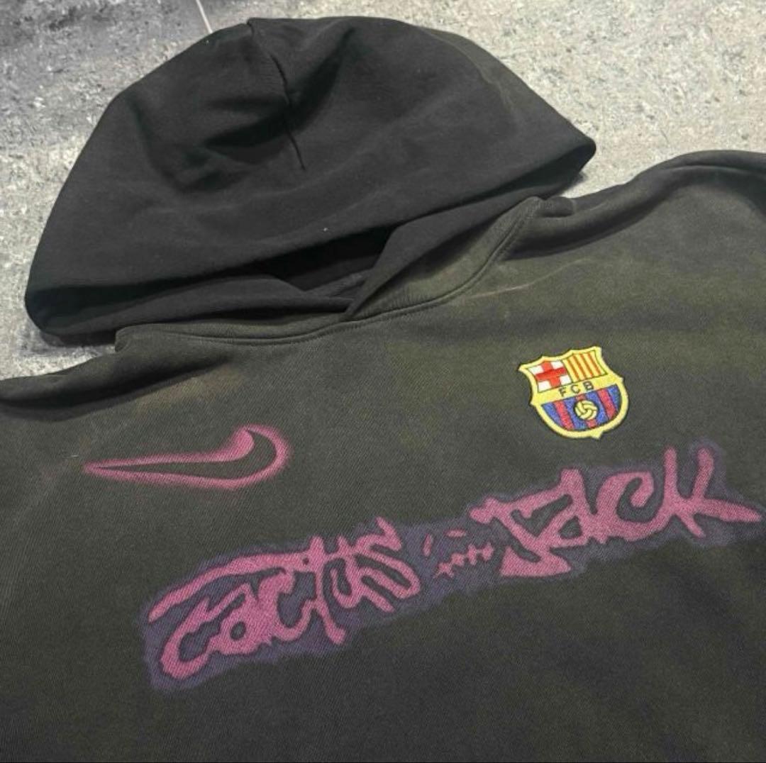 Travis Scott Nike バルセロナ　トラヴィス　ナイキ　パーカー