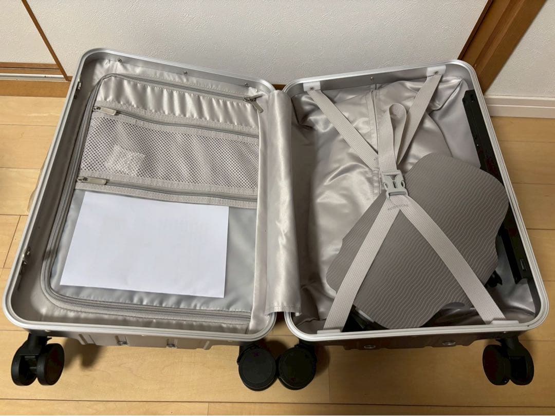 スーツケース 子どもが乗れる キャリーケース 40ℓ 機内持ち込み可 ホワイト