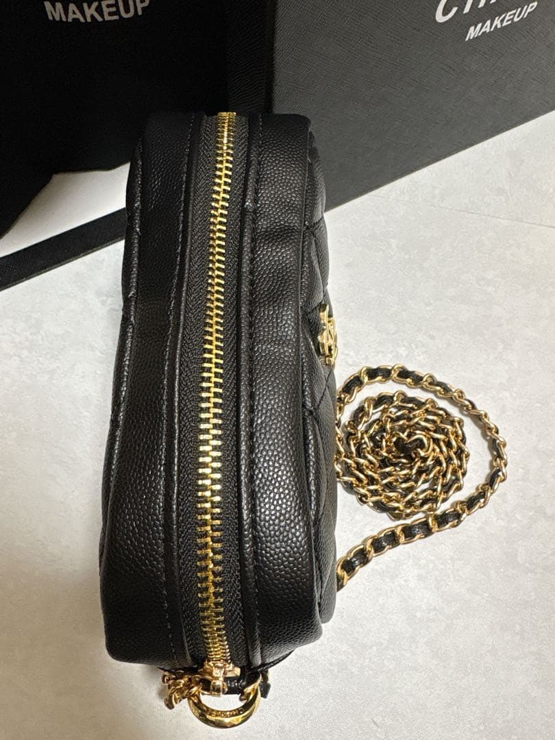 CHANEL VIPノベルティー キャビアスキンショルダーバッグ