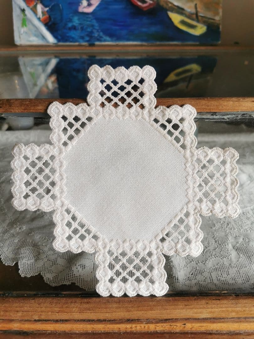 アンティークノルウェー ハーダンガー刺繍レース 十字架クロス型ドイリー マット