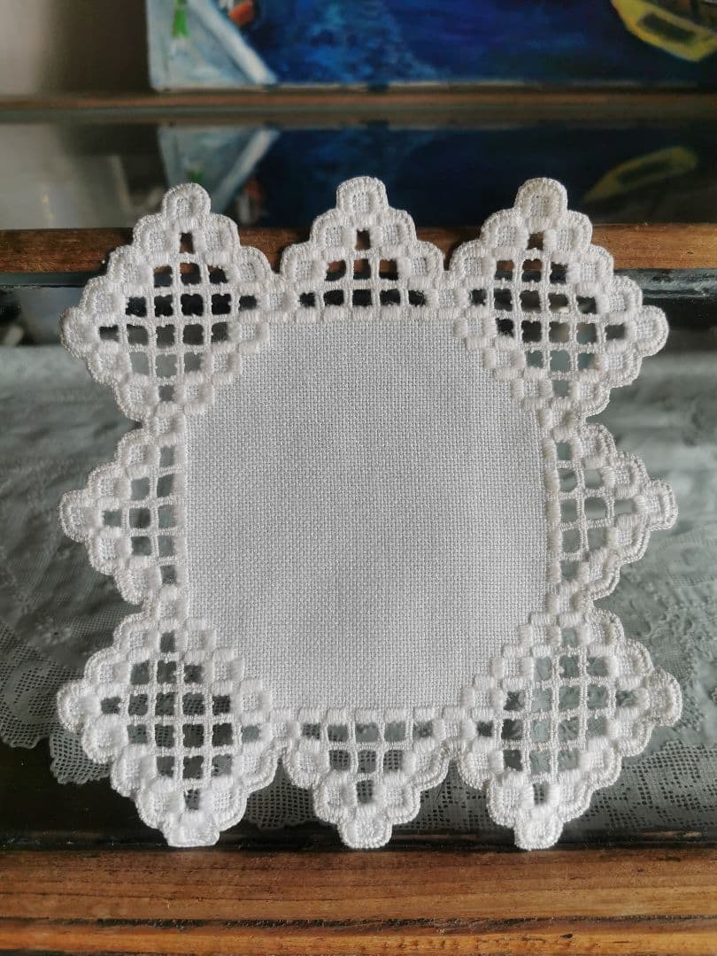 アンティークノルウェー ハーダンガー刺繍レース 十字架クロス型ドイリー マット