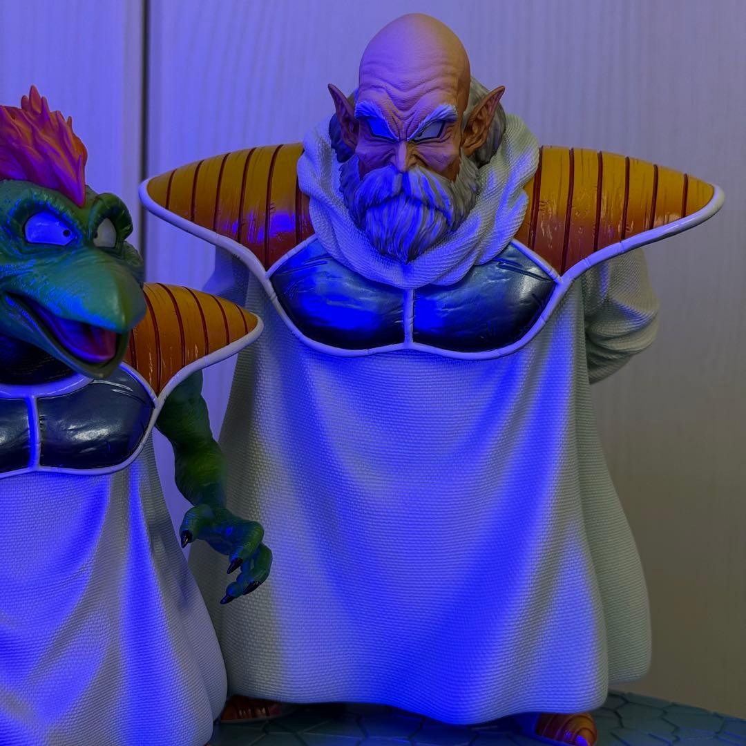 【激レア】WHITE HOLE STUDIO カカロット&保育カプセル&軍医