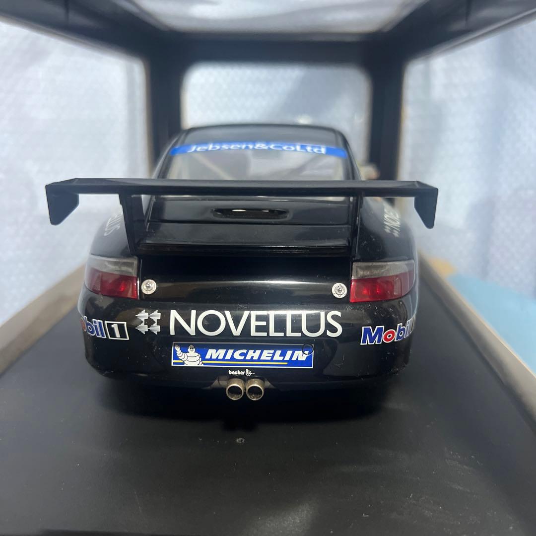 オートアート製  ポルシェ911GT3R