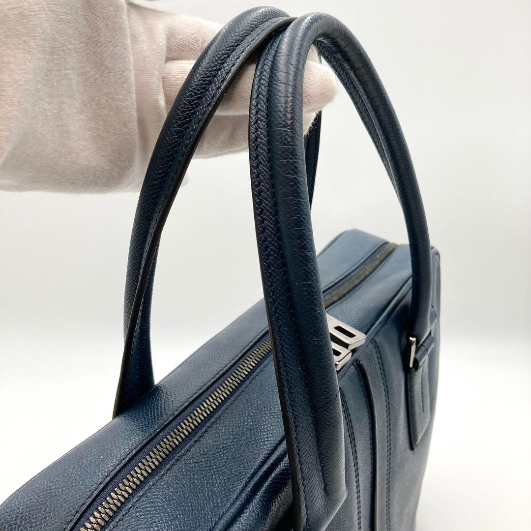極美品✨TOD'S ビジネスバッグ レザー 紺色 A4 サイドロゴ スリム 仕事
