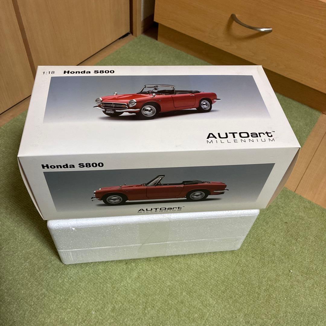 オートアート　1/18 S800 レッド