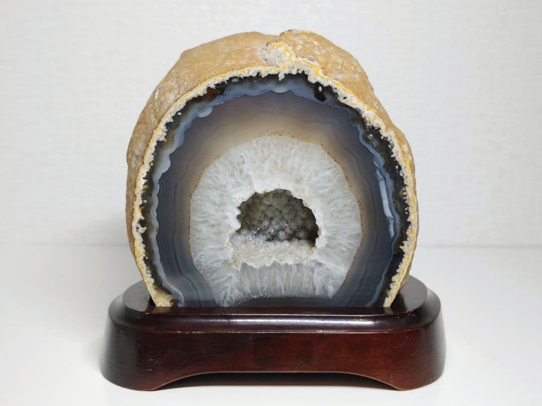 瑪瑙 1.9kg メノウ アゲート 原石 鑑賞石 自然石 誕生石 鉱物 水石