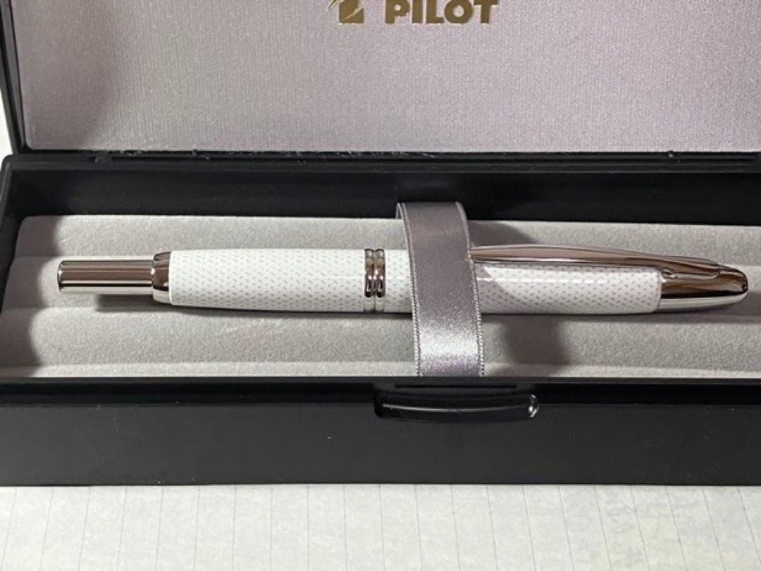 キャップレス万年筆　白絣　廃番