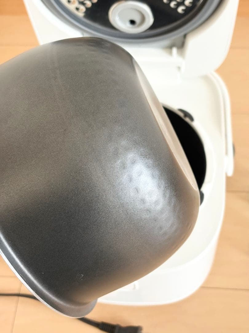 【東芝】RC-10BHW 5.5合 炊飯ジャー （25年製）