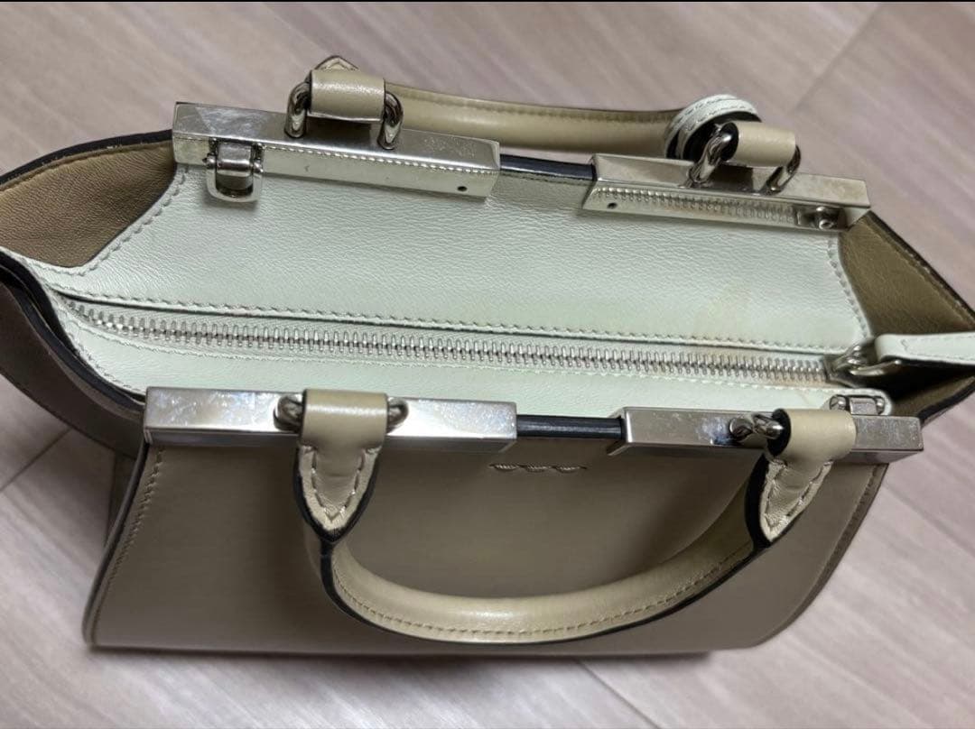 美品‼️FENDI フェンディ プチトロワジュール 正規品、購入証明保存袋あり❗️