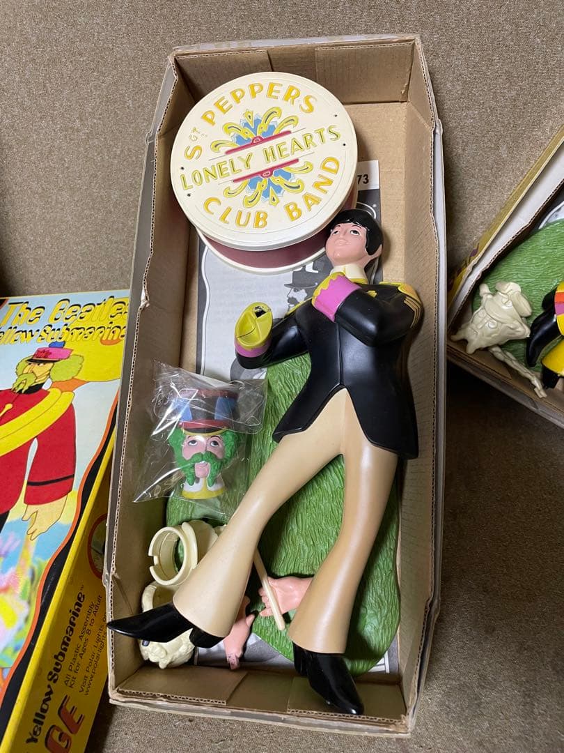 【激レア！】ビートルズ　イエローサブマリン　フィギュア　レトロ　プラモデル