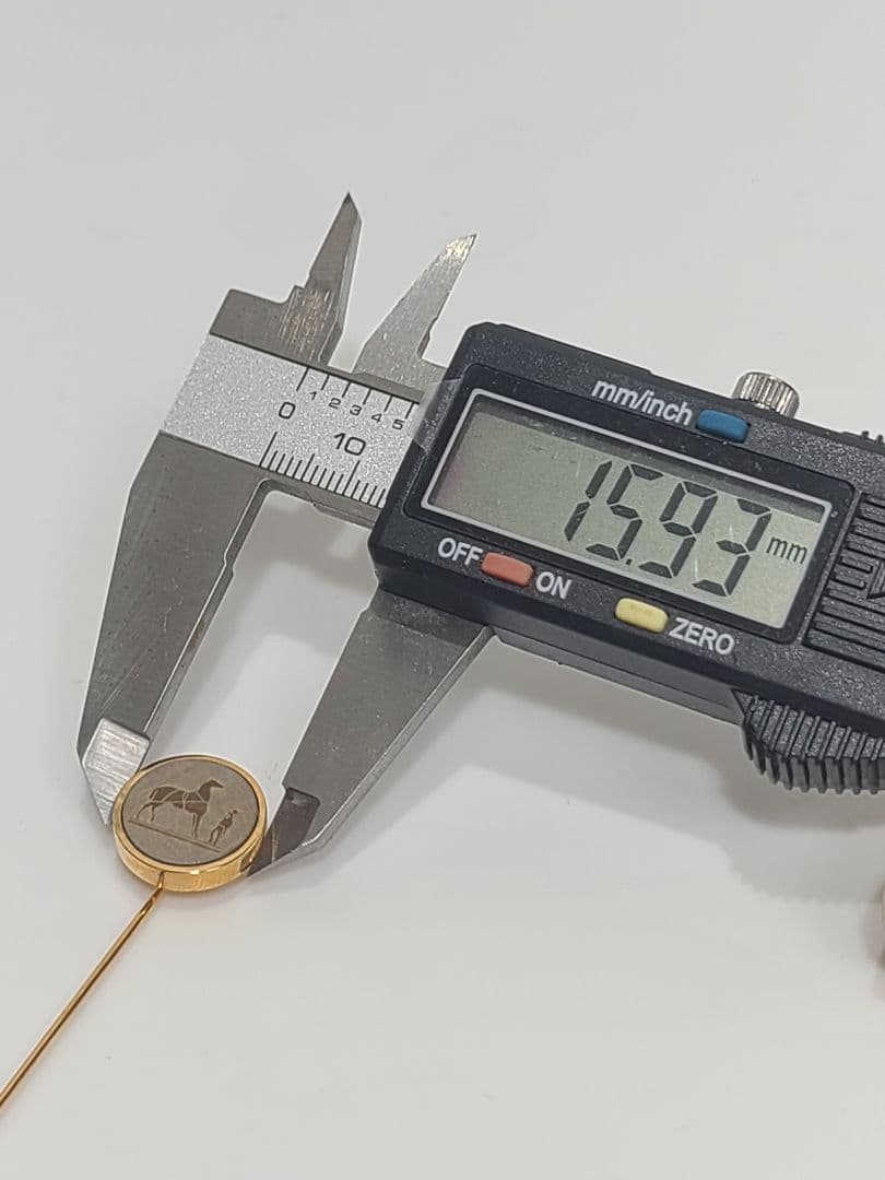 値引きエルメス　コロゾ　ピンブローチ　ゴールド