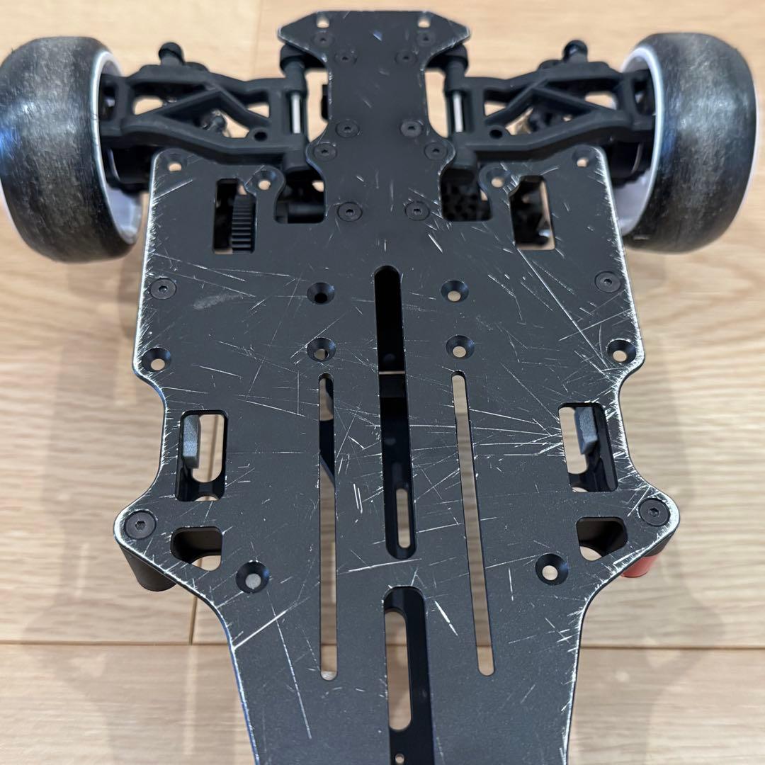 ヨコモSD1.0 GT-Rボディ、タイヤ付き