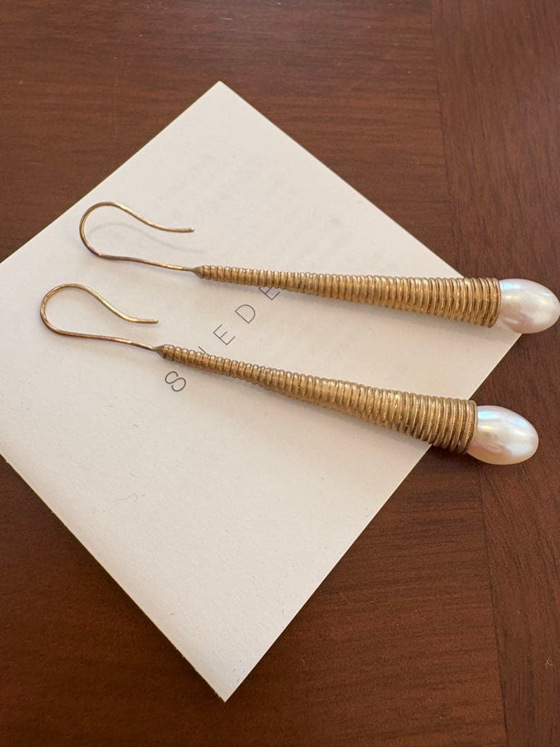 【momo】8UEDE SPECTRUM HOLE PIERCE ピアス