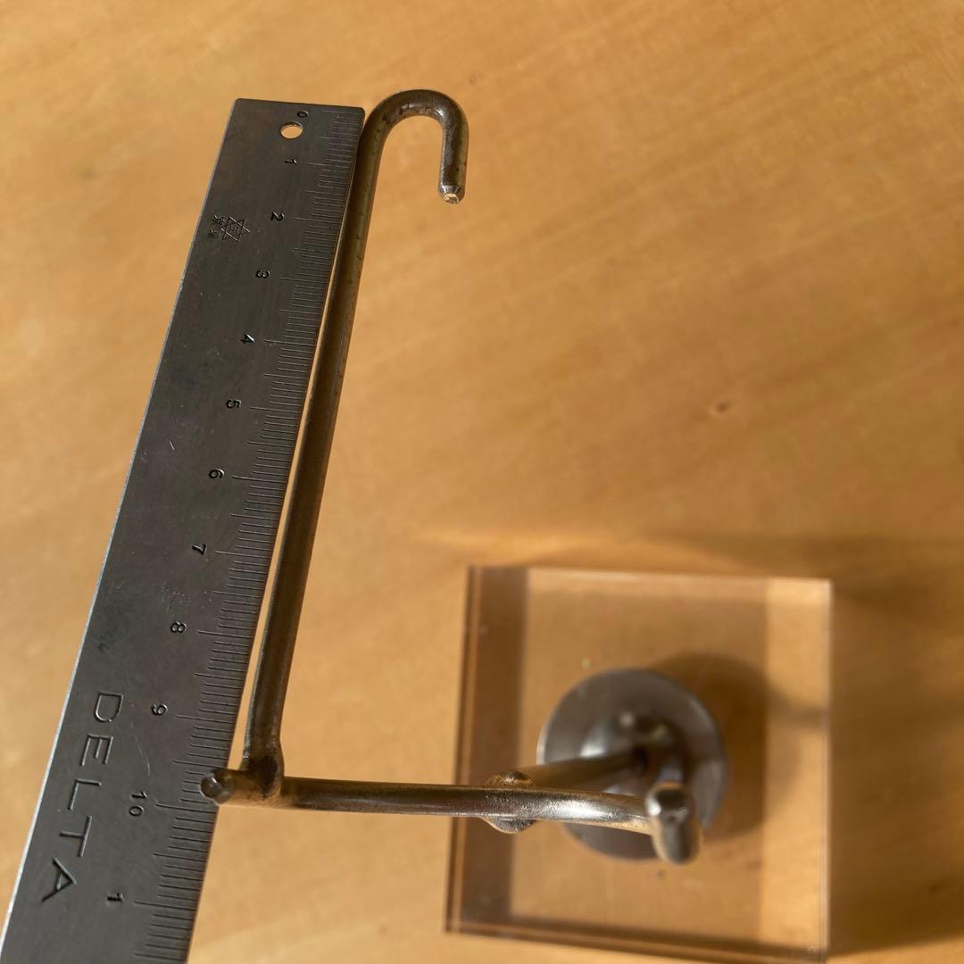 ビンテージポストモダンアクリルスチールスタンド飾り台　レトロインダストリアル