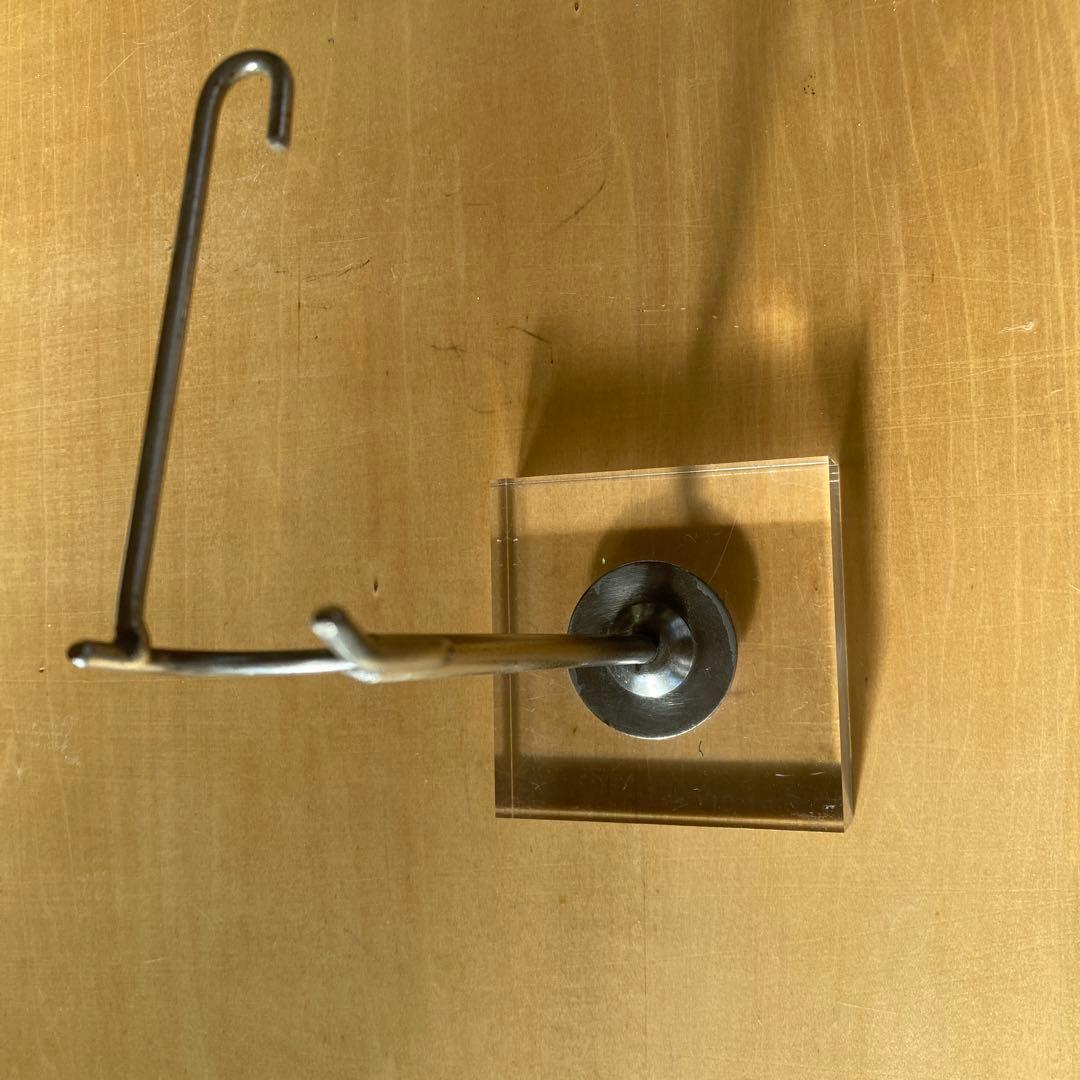 ビンテージポストモダンアクリルスチールスタンド飾り台　レトロインダストリアル