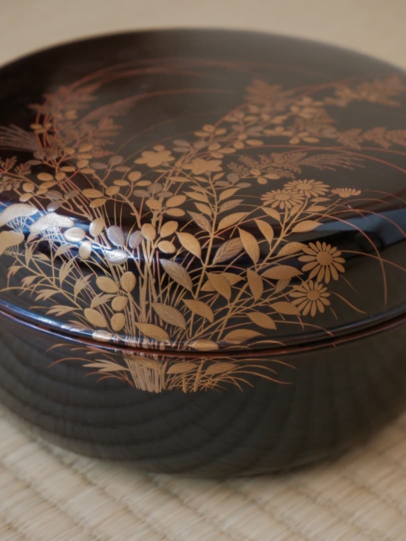 秋草蒔絵　菓子器　蓋物　食籠　漆工芸　置物　箱付　古道具　Q2005