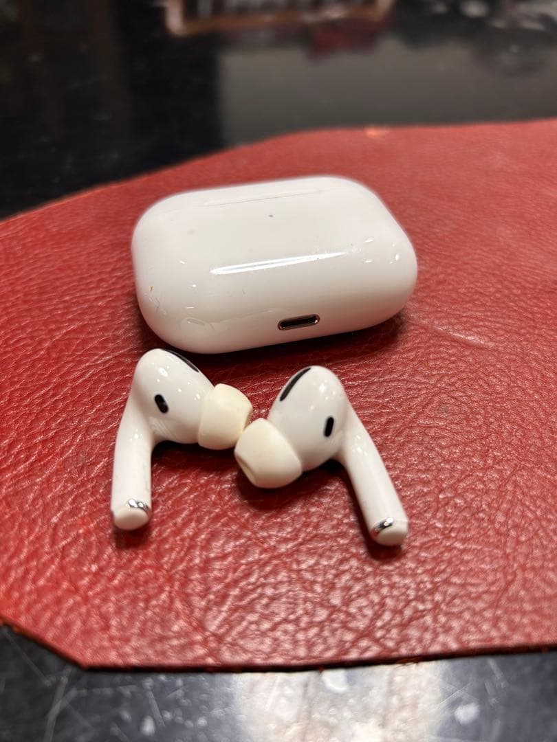 AirPods本体 ホワイト 充電ケース付き