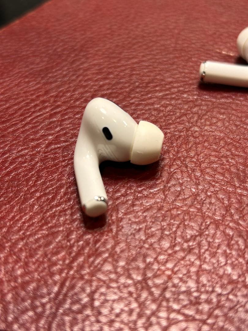 AirPods本体 ホワイト 充電ケース付き