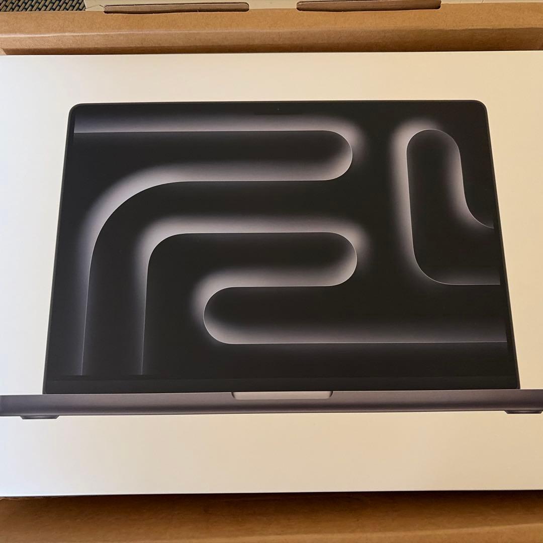 MacBook Pro M5 1TSSD , 24GB メモリ ,