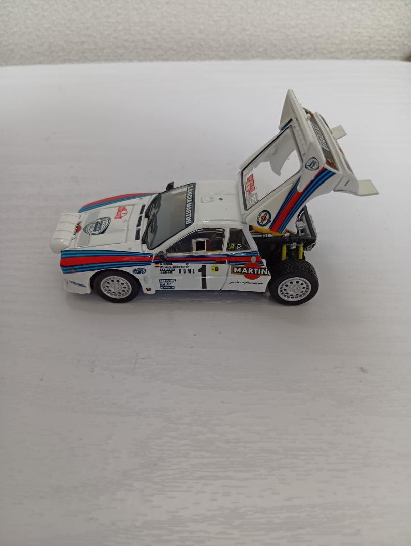 京商 Lancia 037 Rally \"MARTINI\" 1984