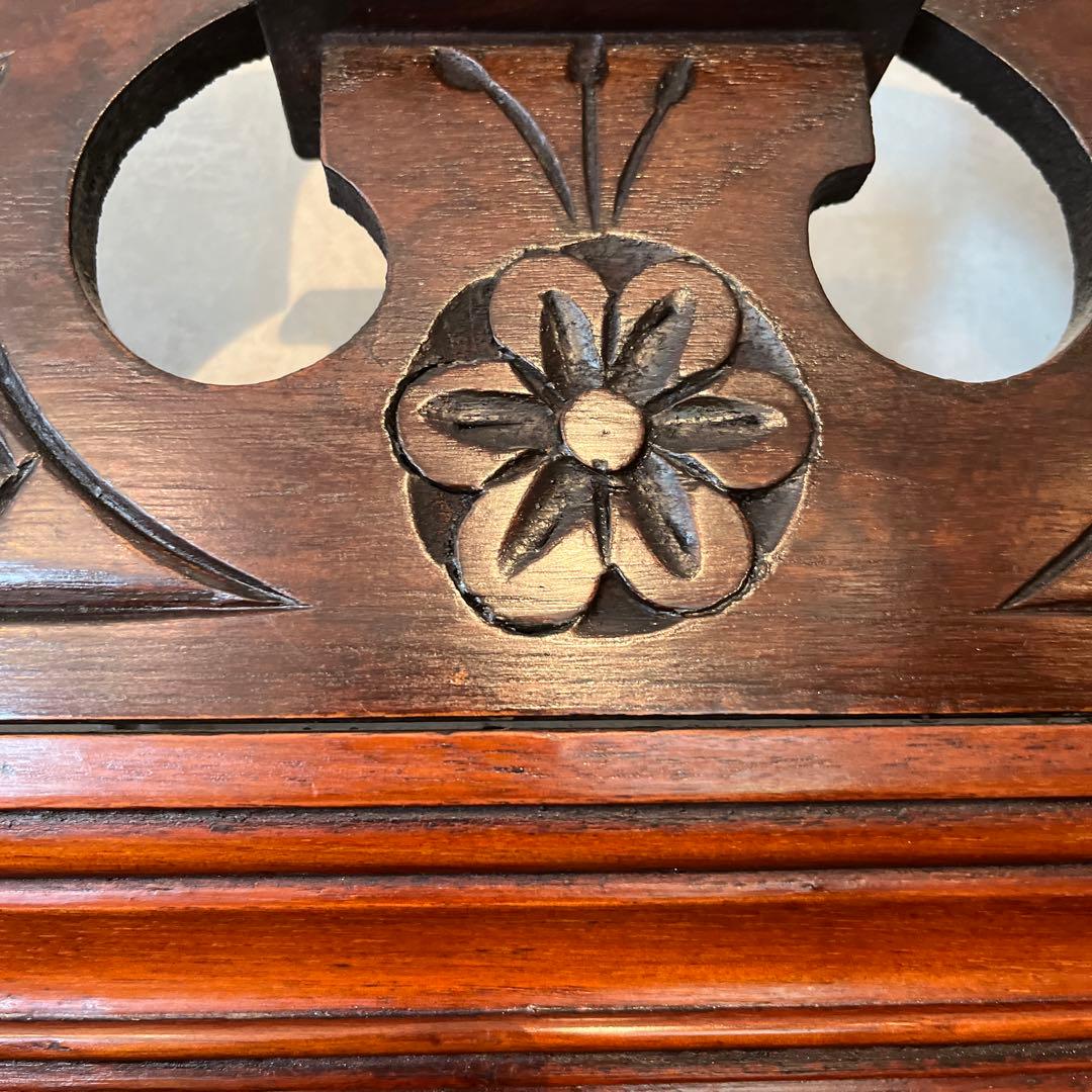 お値段大幅にお下げしましたイギリスアンティークカップボード（100年以上前）