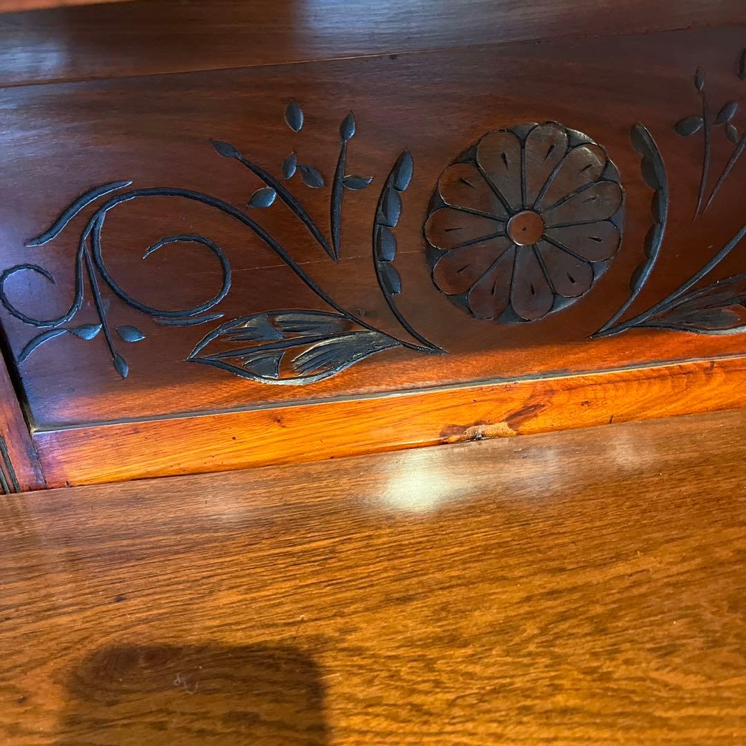 お値段大幅にお下げしましたイギリスアンティークカップボード（100年以上前）