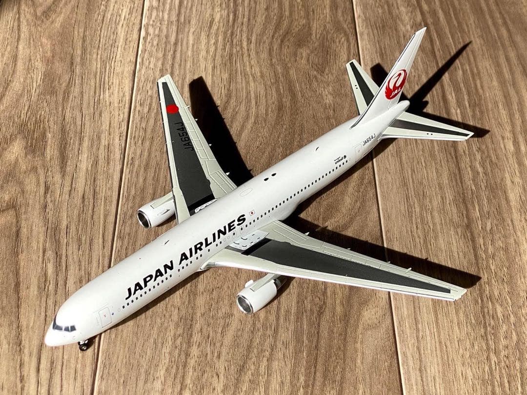 M*j様 JAPAN AIRLINES B767 1/200
