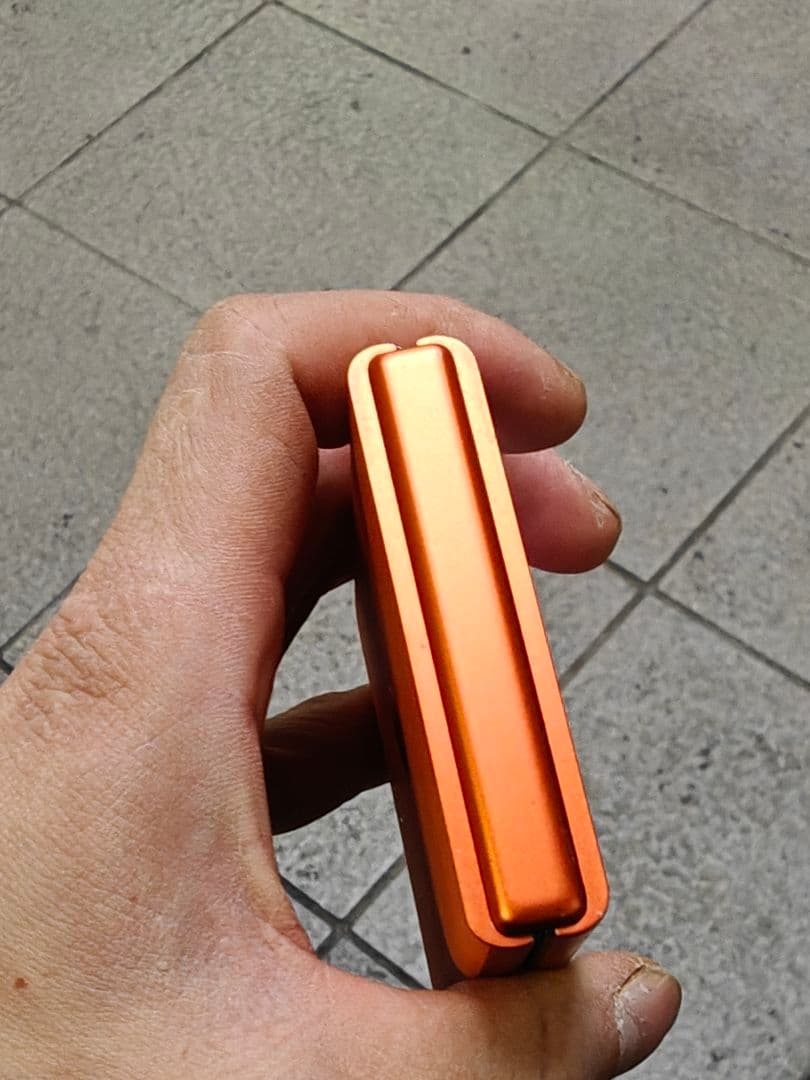 スマートフォン本体 Motorola Razr 50s 8/256gb