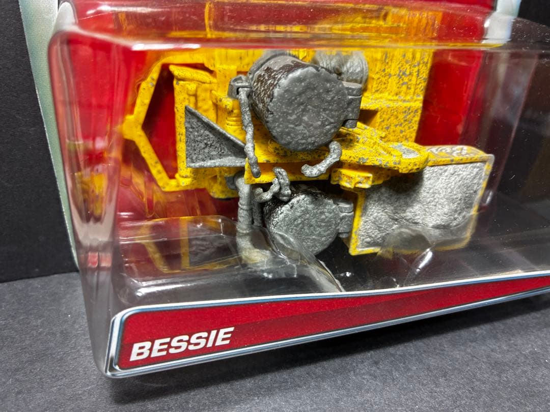 専用出品　カーズ ミニカー　Bessie ベッシー　マックィーン