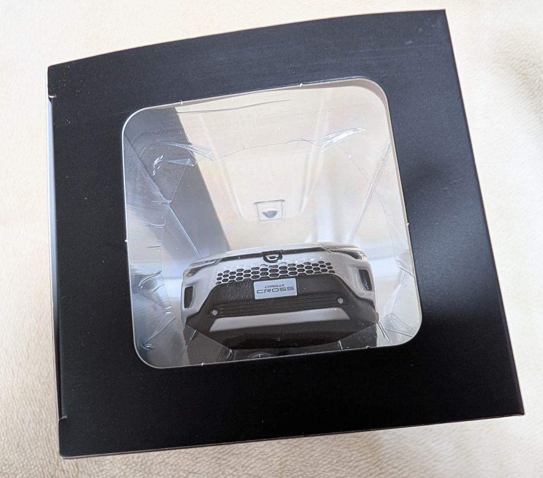 TOYOTA　COROLLA CROSS 089 プラチナホワイトパールマイカ