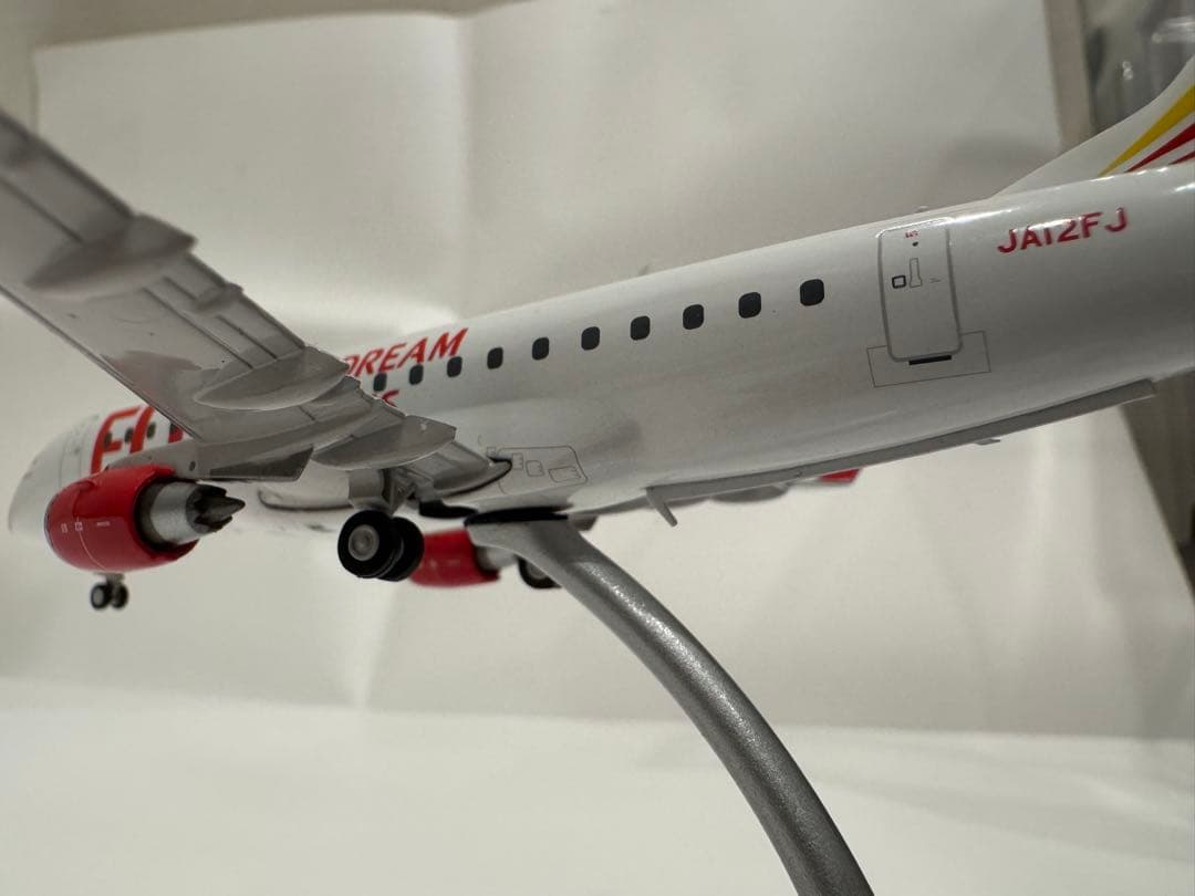 FDA Embraer 175 スケール1/200 完成品　Jc wings