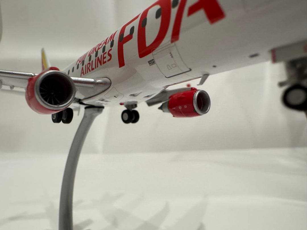 FDA Embraer 175 スケール1/200 完成品　Jc wings