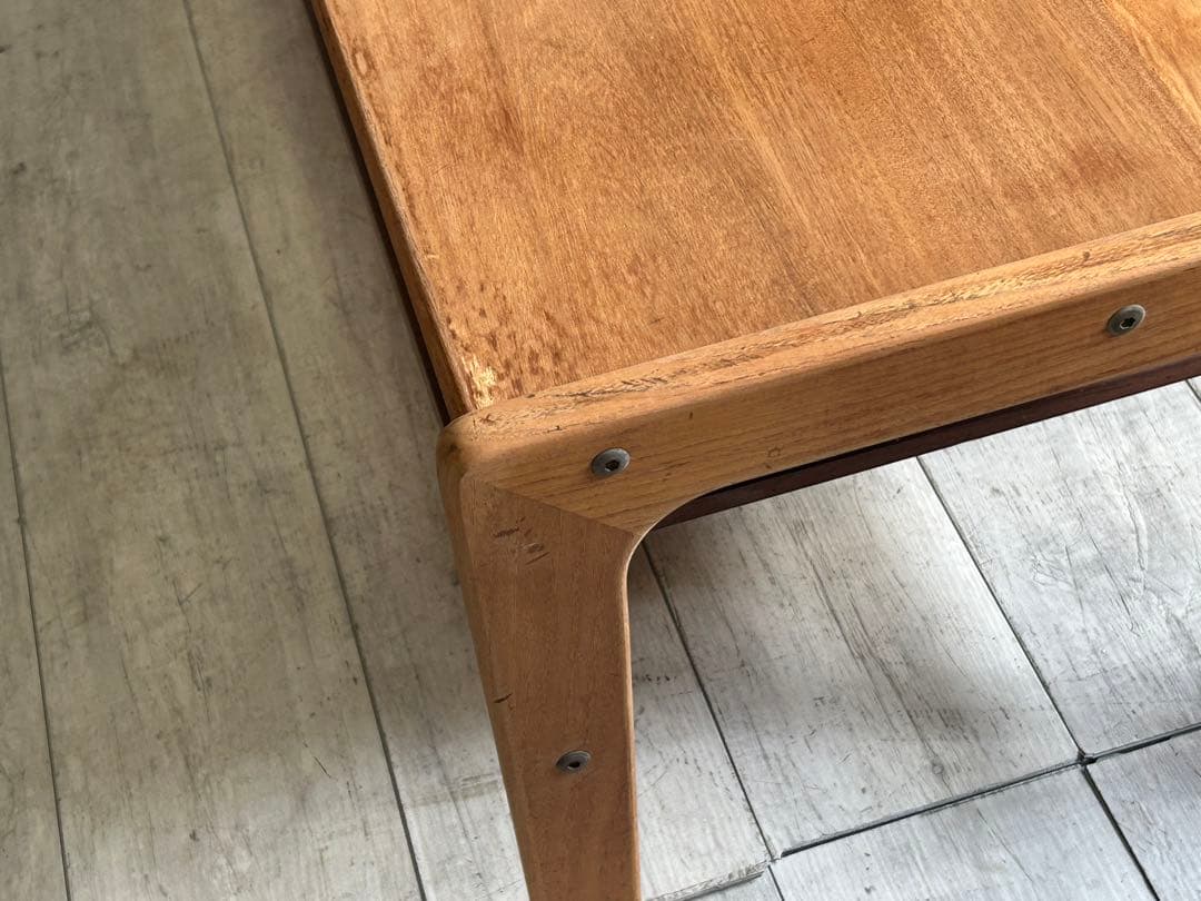 チーク素材　ローテーブル　ワイドテーブル　センターテーブル　北欧　IZZ