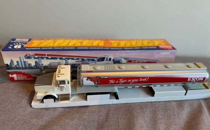 EXXON エクソン 大型タンクロリー　非売品　1997年製　未使用品　箱付き