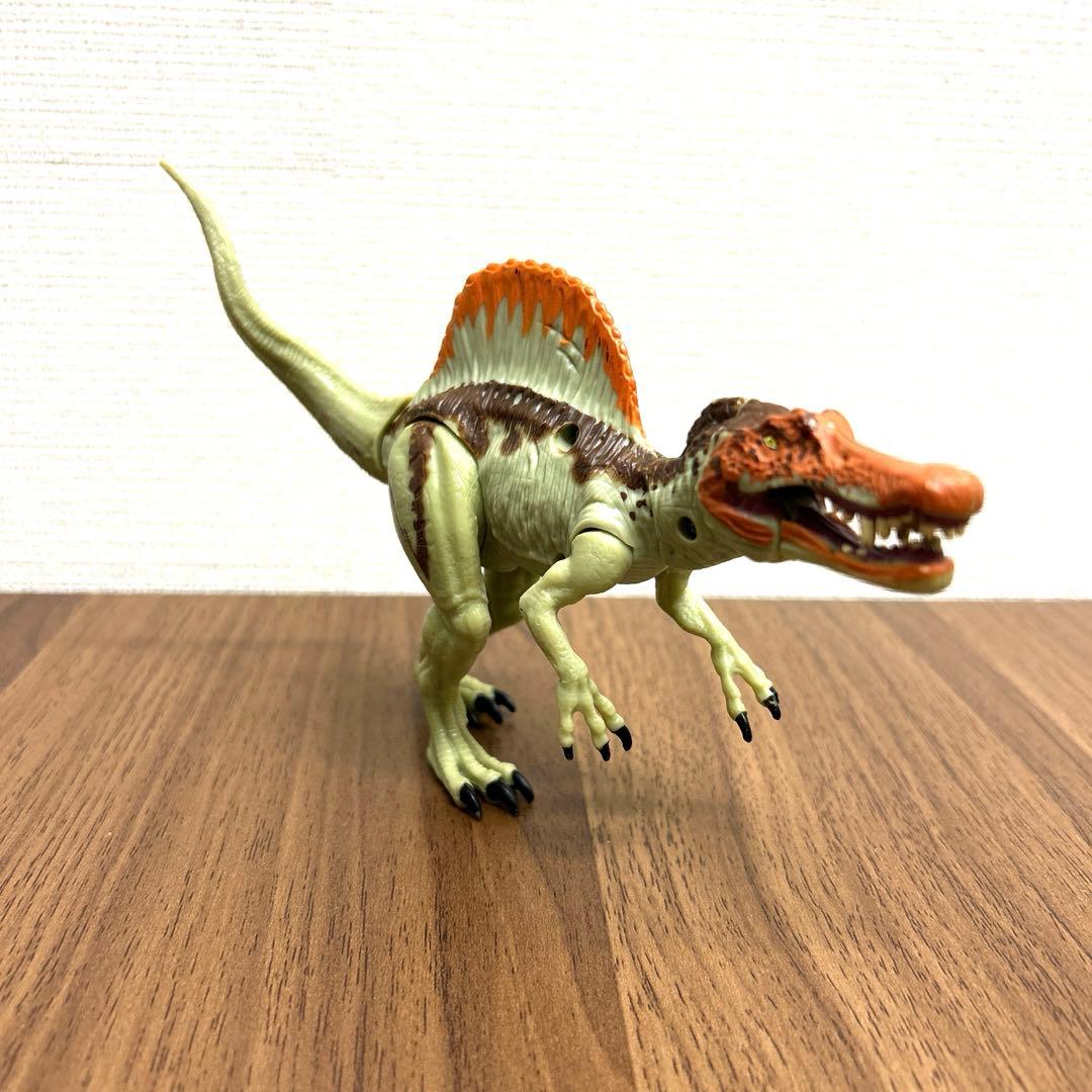 ハズブロ ステゴケラトプス スピノサウルス ジュラシックワールド 恐竜フィギュア