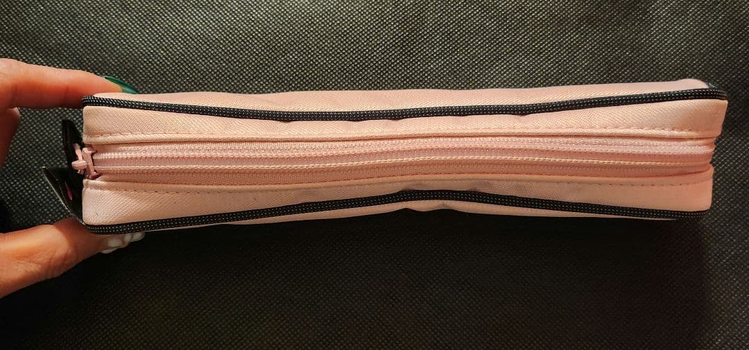 2005年製 海外限定 ハローキティ モモベリー ペンケース