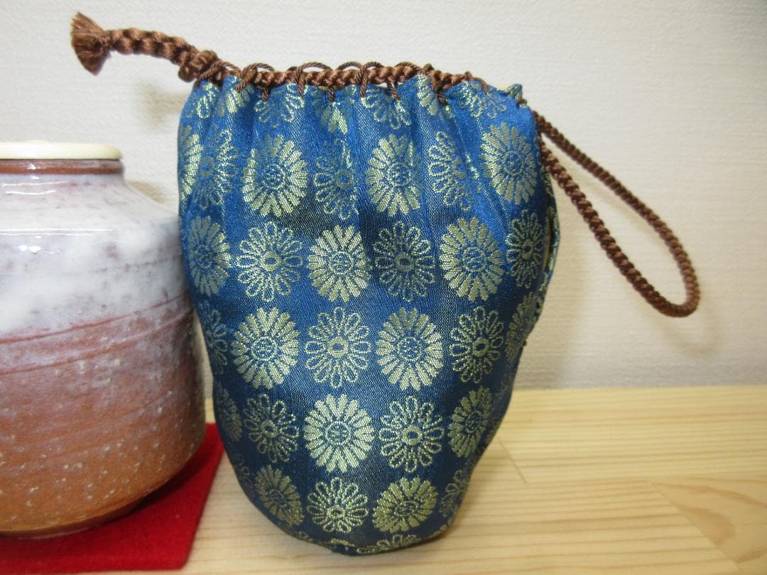 送料込【逢絢亭】茶道具 茶入 萩焼 肩衝形 仕覆付 金子信彦 共箱入り